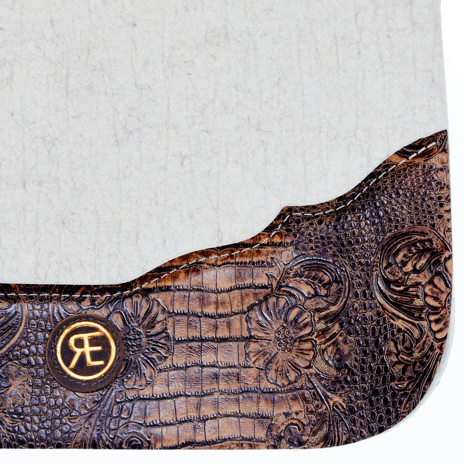 Reinsman 3/4 Inch APEX Performance Contour Felt Saddle Pad With Brown Crocodile Wear Leathers 7 Reinsman 3/4 Inch APEX Performance Contour Felt Saddle Pad With Brown Crocodile Wear Leathers - Image 5